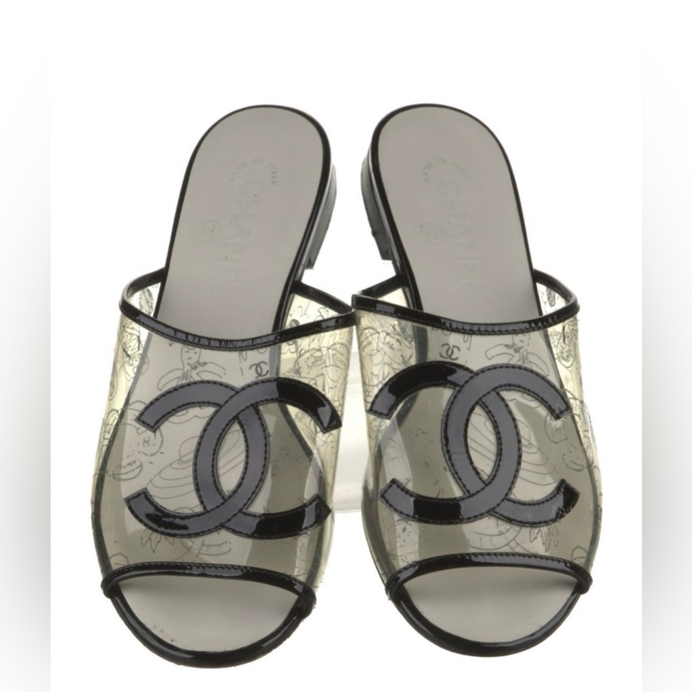 Chanel slides